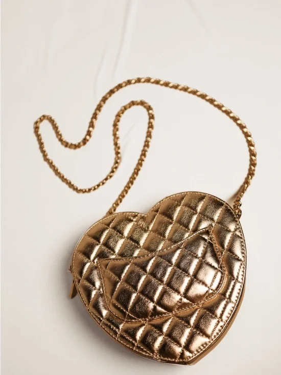 Chanel CC in Love Heart Bag Metallic Golden Quilted Lambskin - Picture 6 of 9